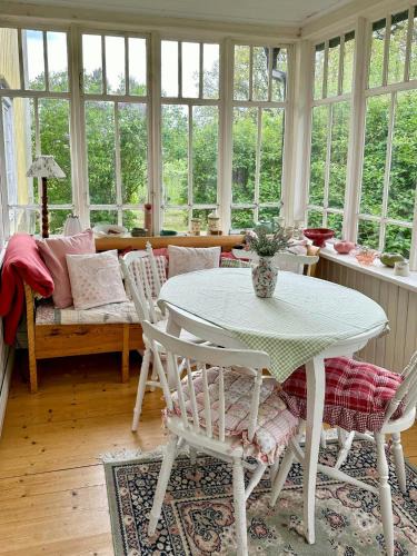Soderakra House | 18Th Century House With Glass Porch In Småland