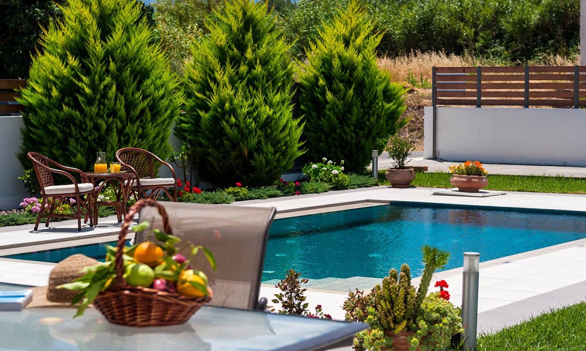 Gerani Villa | A 4-bedroom villa with a private pool, 1500 meters from the sandy beach