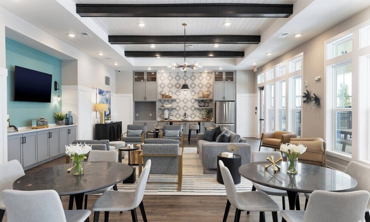 Bay Lake Apartment | Adeline Apartments 15m to Parks, Pet Friendly, Free Parking by Heavenly Homes