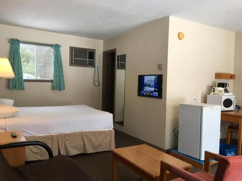 Machar Hotel | Algonquin Motel