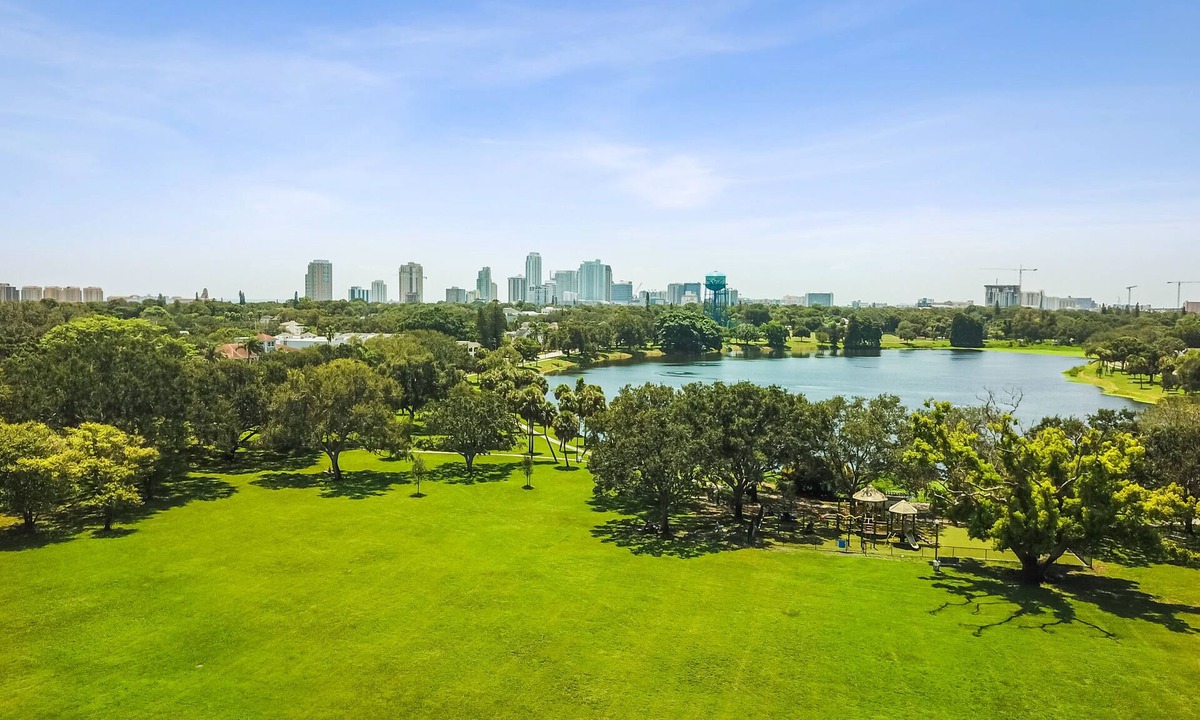 Crescent Lake House | Amazing Crescent Lake Home - Lakefront and Just Blocks from Downtown St Pete