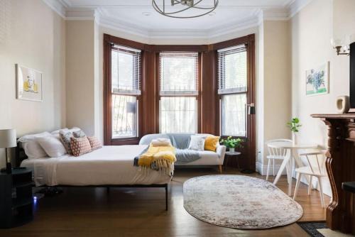 Back Bay Apartment | Bright Back Bay Studio