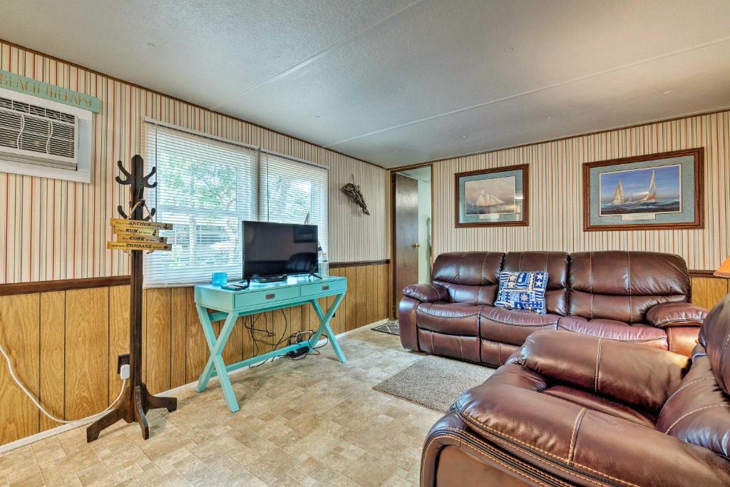Steinhatchee House | Cabin w/Fire Pit, Walk to Steinhatchee River!