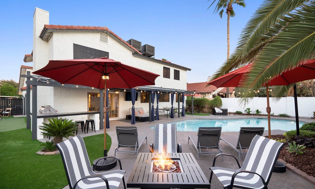 Paradise Valley Village House | Centrally located Hiker and Golfer's Paradise