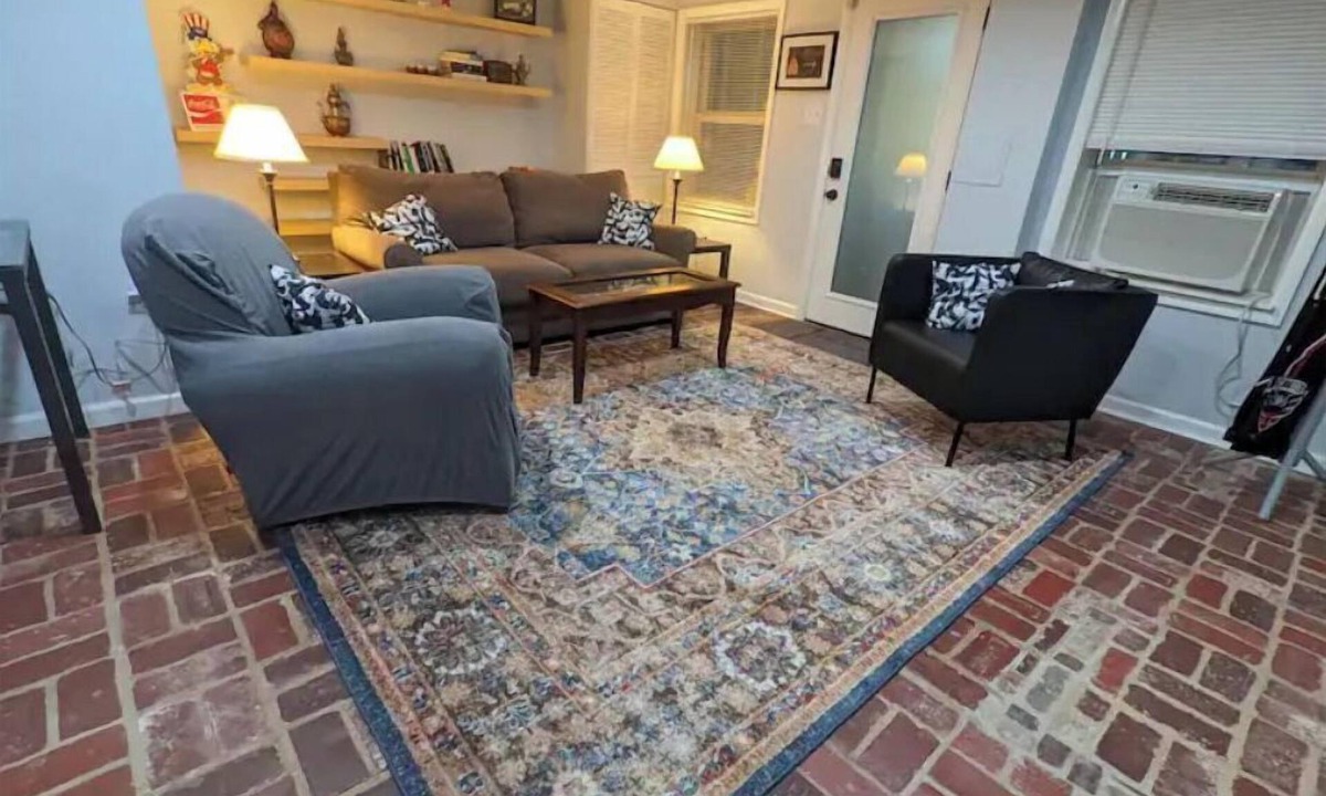 Capitol Hill Apartment | Delightful 1 bdrm/2 bed in center of Capitol Hill.
