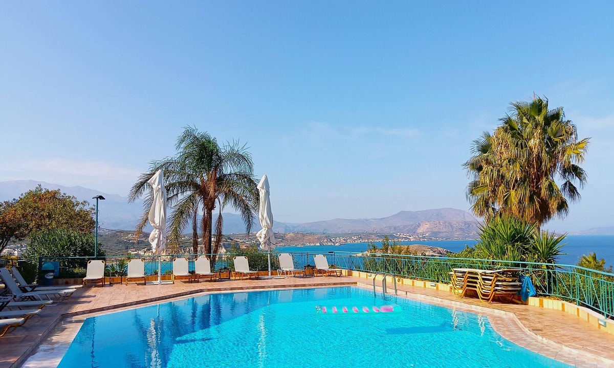 Plaka Apartment | Emerald