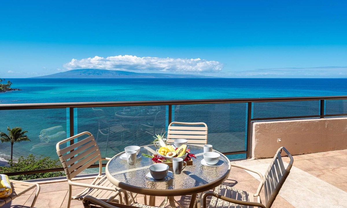 Kahana Condo | Incredible Oceanfront Corner Penthouse, 3B/3Ba, 2700 sq ft, NEW remodel!
