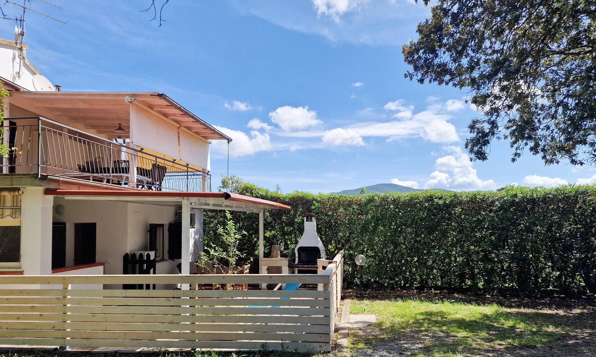 Marina di Campo Apartment | Large apartment with roof terrace - Casa Lucia