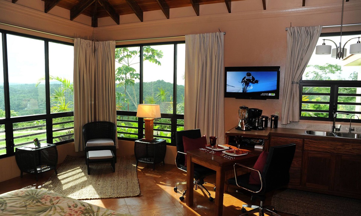 San Ignacio Villa | Luxury, affordable, close to town and all of the attractions in the CAYO area.