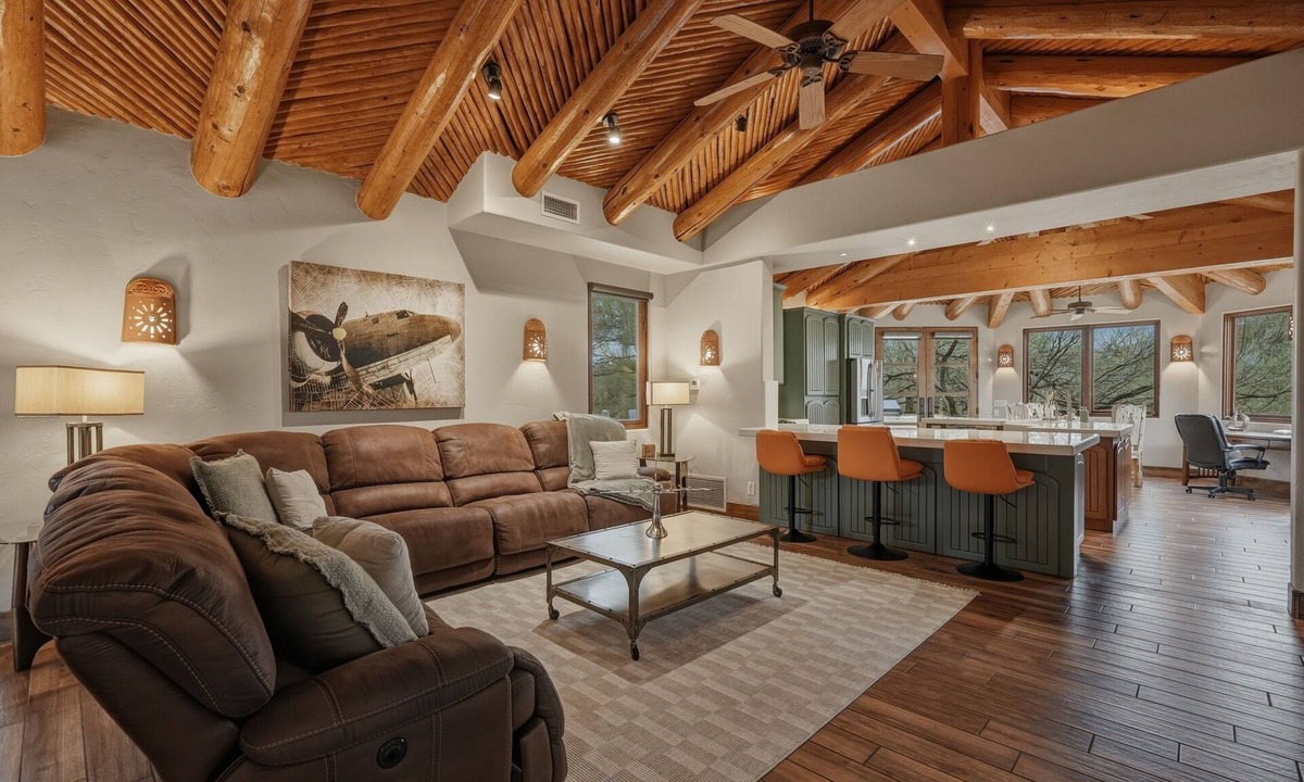 Carefree House | Luxury Aviation Retreat- Dual Primary Suites, Runway Views, Carefree, AZ