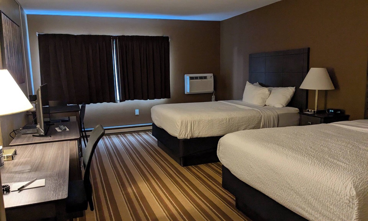 Hancock Hotel | Magnuson Hotel Copper Crown