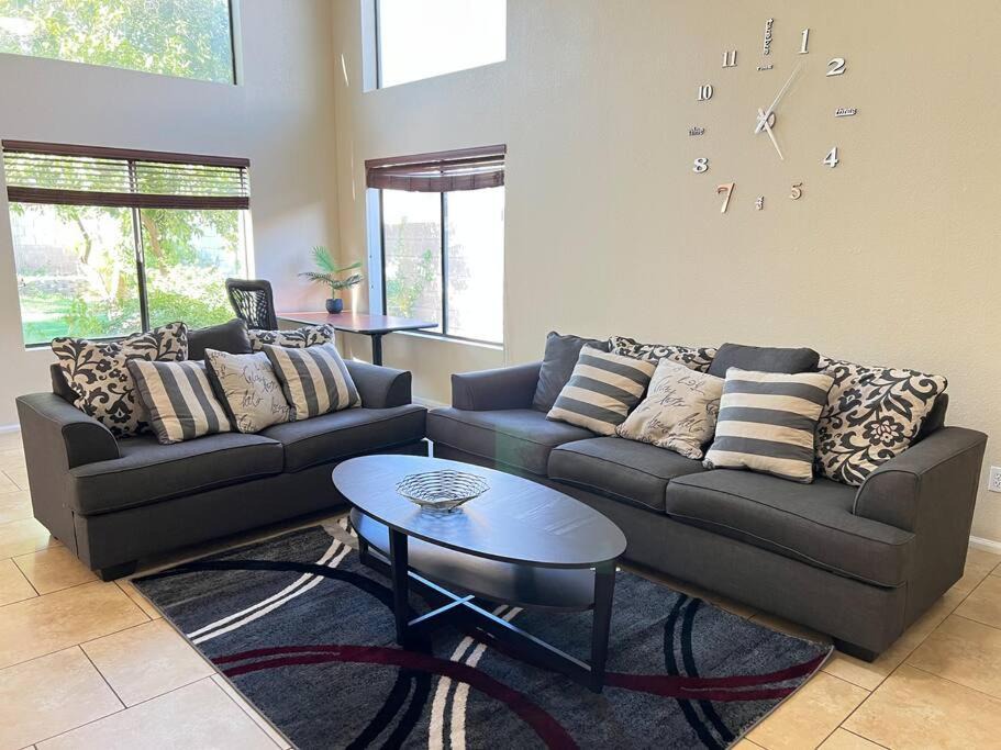 Springfield Park House | North Phoenix Getaway with garden style backyard