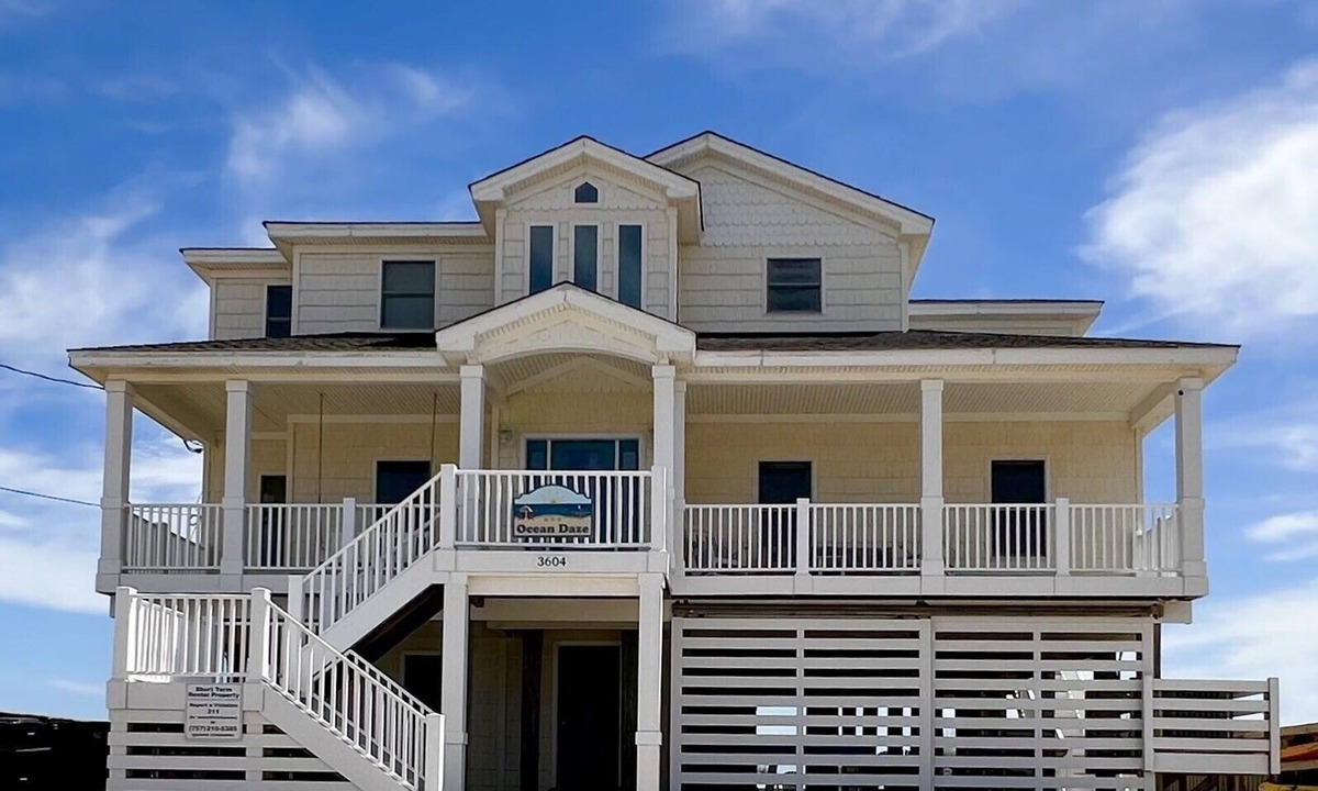 Sandbridge House | Oceanfront/Pool/Hot Tub