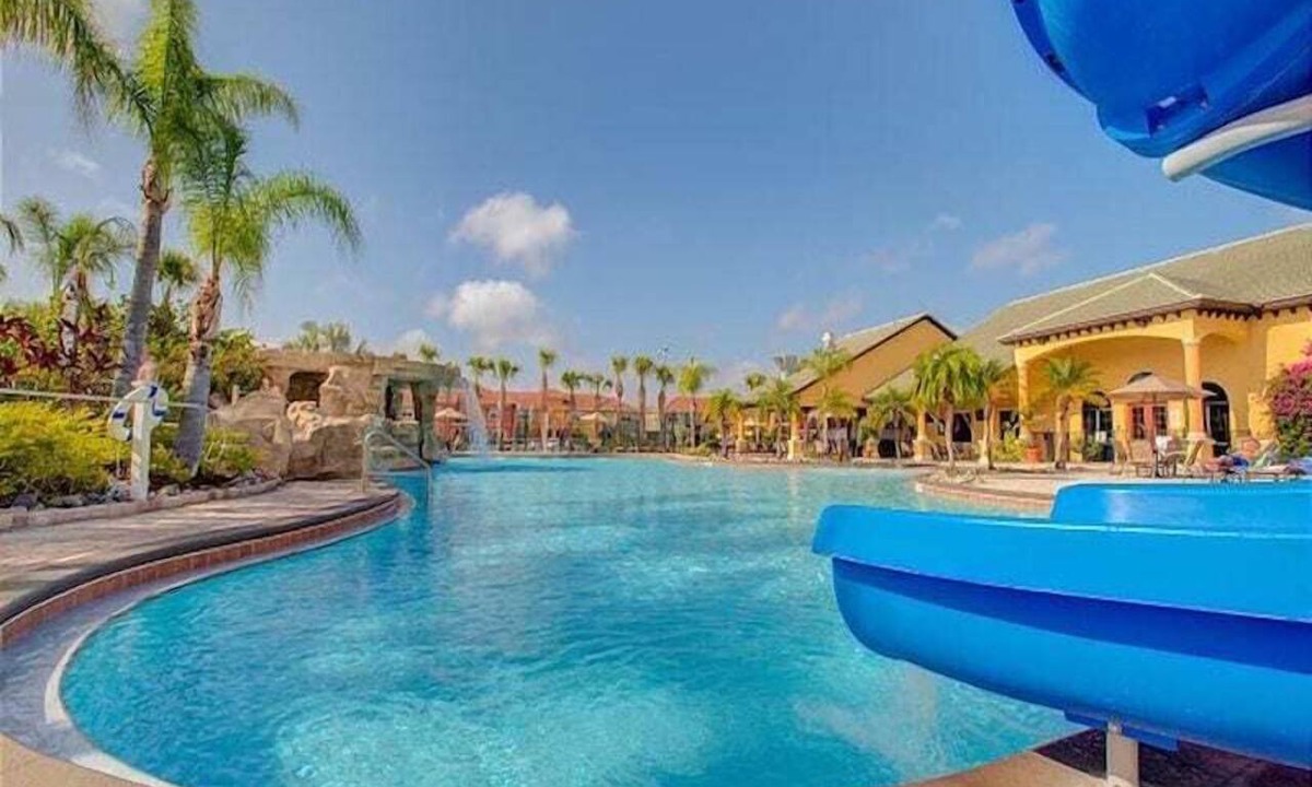 Lindfields House | Paradise Palms | Private Splash Pool & BBQ | 2 King Beds | Dog Friendly | Near Disney