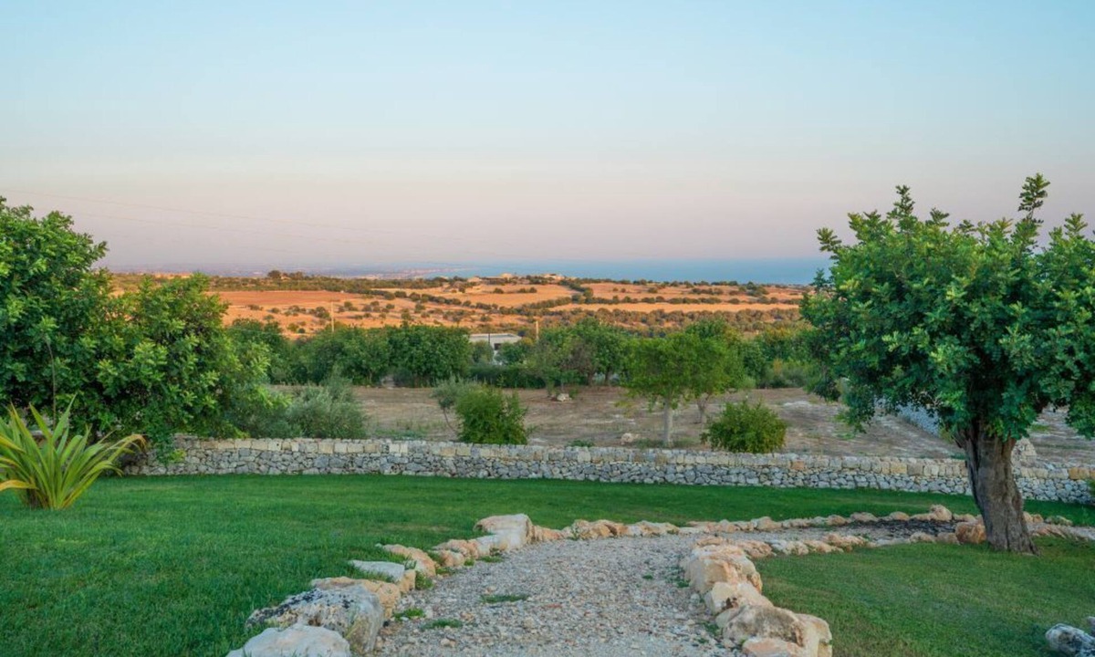 Casa Papa House | Rosemary - open space in the Hyblean countryside