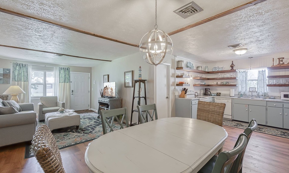 St. Augustine House | St Augustine Anastasia House close to Downtown & Beaches, King beds in each room