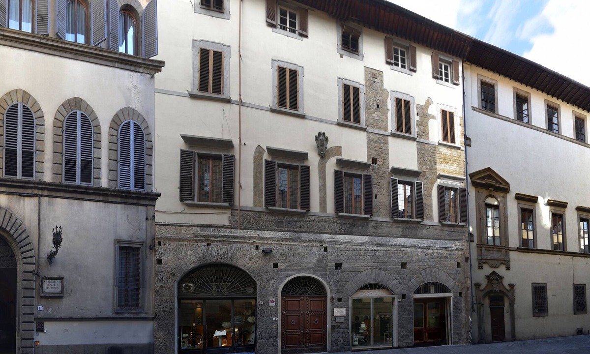 San Frediano Apartment | The emotion of living in a Renaissance palace in the heart of Florence