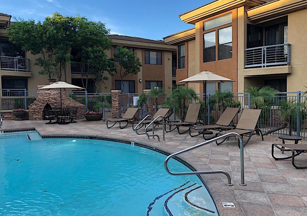 Desert View Village House | Uptown Simplicity - 3 Bedroom by Casago