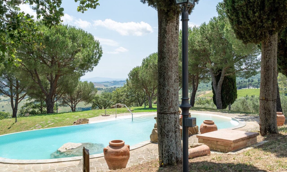 Torrita di Siena Villa | Villa 'Tiberini - Casale Il Pecino' with panoramic Valdichiana view, private pool & Wi-Fi