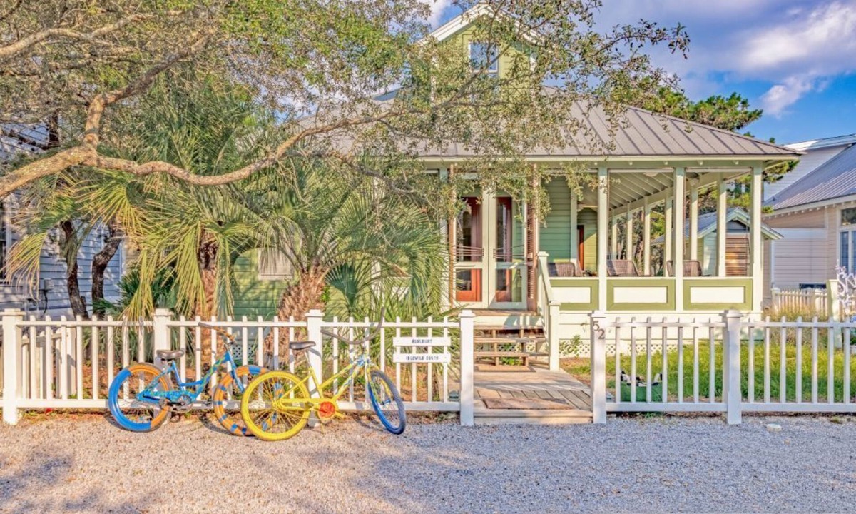 Seaside Cottage | Welcome to Idlewild South! Located in Seaside, just steps from the beach!
