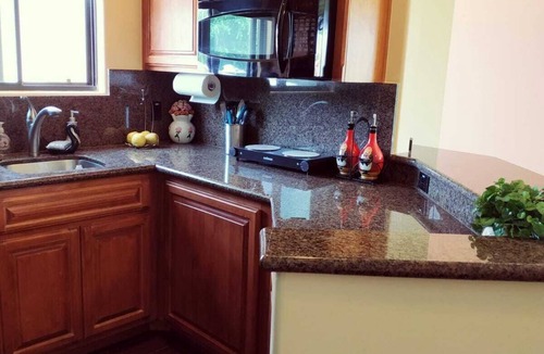Gilbert House | 1 Bed/1 Bath Upscale Casita, Sleeps 2/4, Garage, Pool, BBQ, EV charger, more.
