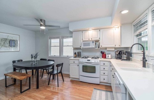 Chautauqua House | 20 Park-Walk to Everything CHQ-Pets OK-Free Bikes