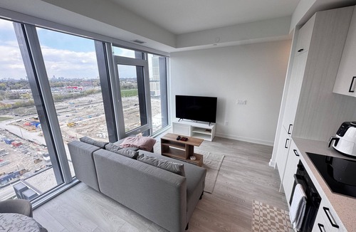 Wynford-Concorde Apartment | 2bedroom,2 bathroom apartment in the heart of Toronto