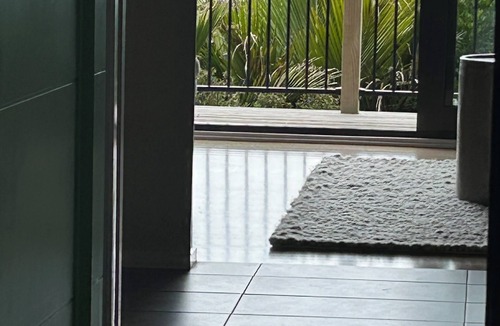 Onetangi Cottage | 4 Wheel Drive included. 5-minute walk from Ferry to car. Hot on arrival Spa Pool