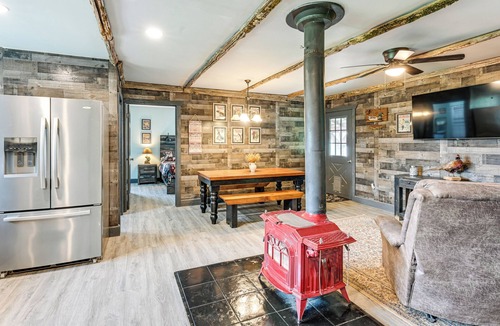 Deford Cottage | 5-acre Kingston Getaway: Sauna & Fire Pit