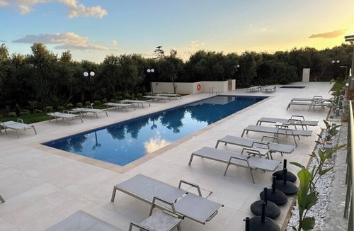Gerani Villa | 8 Bedrooms Villa In Gerani