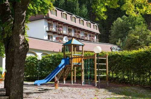 Arnbach Hotel | Alpenhotel Weitlanbrunn