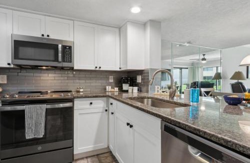 Amelia City House | Amelia Surf and Racquet Club Condo - 1st Floor Ocean View - Pools - Tennis Courts - Sleeps 4