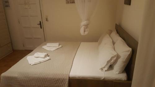 Gerani Apartment | Andy's Gardens