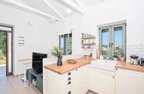 Spilia House | Apithano Heated pool on demand