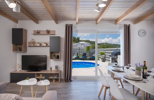 Sirili House | B&M Villa Sirili