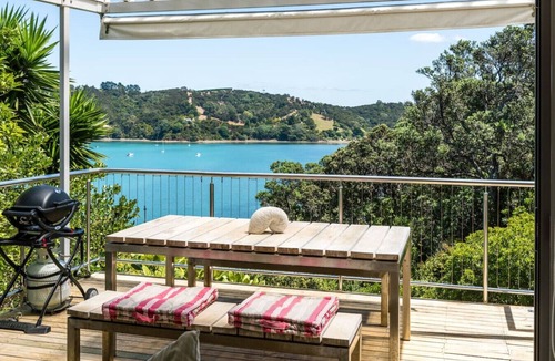 Oneroa House | Bach on Burrell
