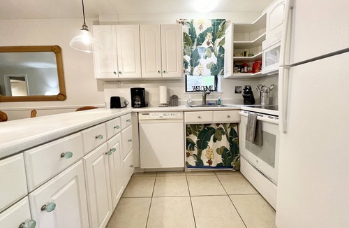 Nawiliwili Condo | Banyan Harbor #E56, Walk to Beach, Wifi, AC, Pool, Parking, Laundry