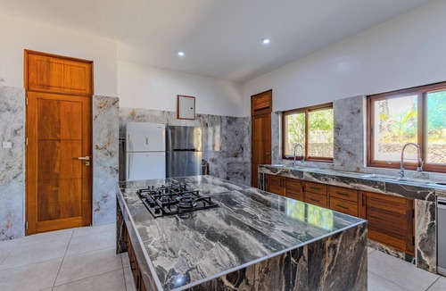 Malindi Marine National Park Villa | Beach front Spacious 8-bedroom villa in enjoyable Malindi with AC, WiFi