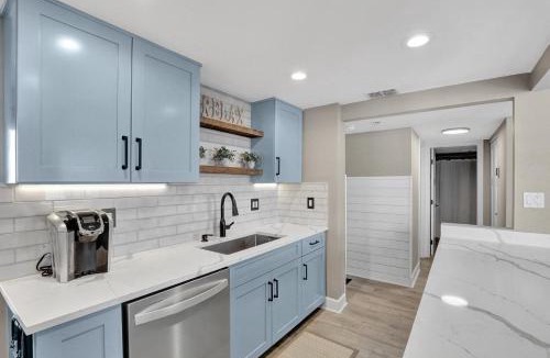 Marco Island House | Beachfront condo with pool, gym and tennis courts
