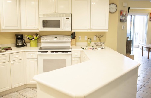 Sandestin Condo | BEACHFRONT! Golf Cart. Fully Stocked. FLYING? . KIDS? No Problem - No Stress.