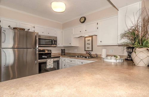Garden City Condo | Beachfront/Pool Murrells/GardenCity/Surfside Wkly/MilitaryFirePoliceNurse Discs