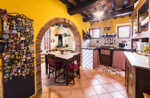 Trequanda House | Beautiful restored farmhouse with swimming pool in the quiet of the Sienese hills.