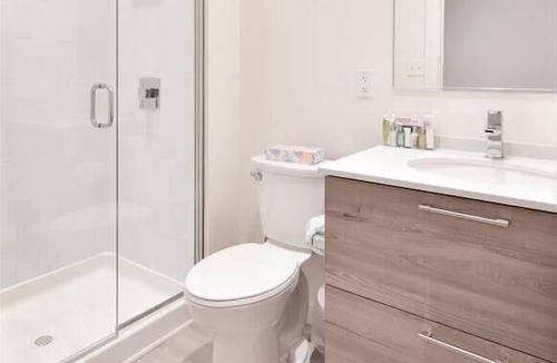 Chinatown Apartment | Beautiful Studio | Washer & Dryer | Theater District by GLS