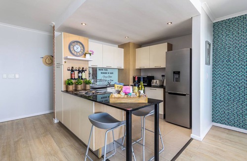 Bloubergstrand Apartment | Blu Horizon Modern Beachfront 3BR with Epic Table Mountain Views