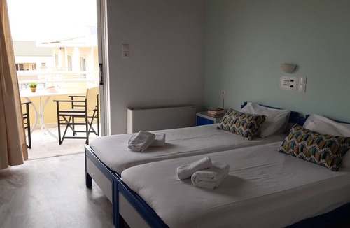 Agia Marina Hotel | Blue Sky Hotel Family Apartment with sea view & pool