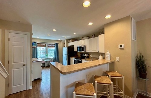 Bermuda Bay Condo | Break Time 3 BR, 3.5 Bath, Mini-Waterpark, Pool, Gym, Linens Provided, Sleeps 7