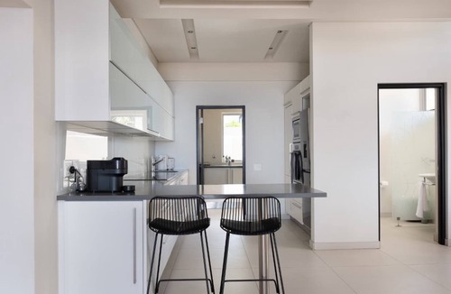 Camps Bay Villa | Camps Bay Grace - Family Villa, Pool, Ocean views