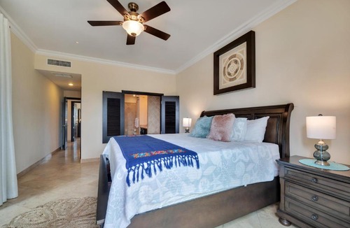 El Medano Ejidal Apartment | Casa Sirena- Secure & Private Poolside Retreat