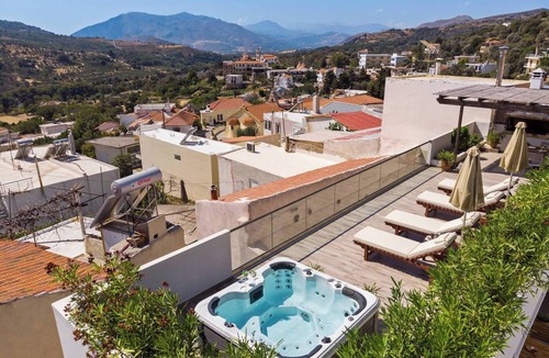 Spilion Apartment | Casa Sofia, Cozy Home #2, By Hellocrete