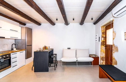 Old Town House | CasaBene-Modern decorated house with indoor pool at Chania Old town